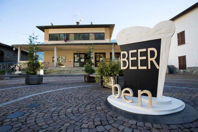 totem manifestazione in legno - Berbenno di Valtellina